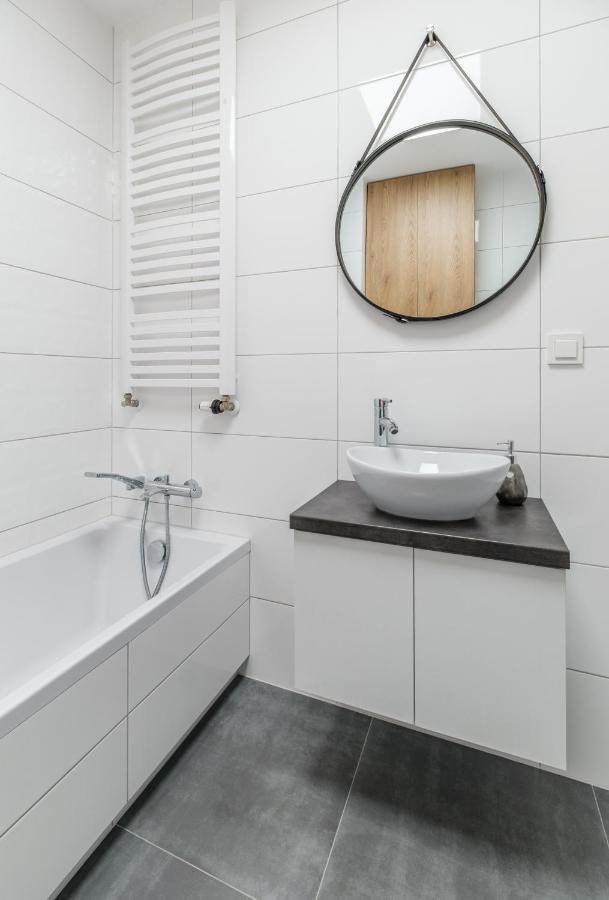 Warsaw Inside Business Centre Apartment Exterior photo