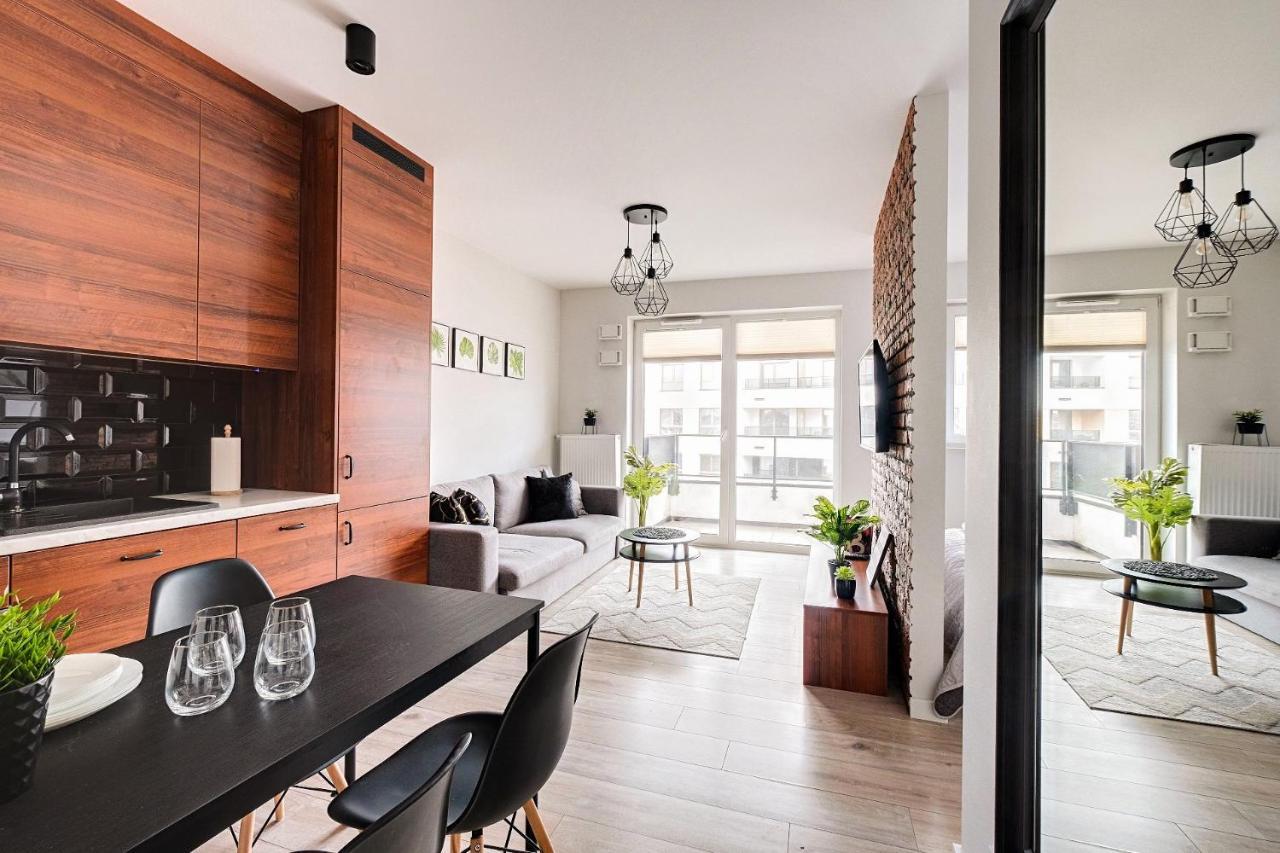 Warsaw Inside Business Centre Apartment Exterior photo